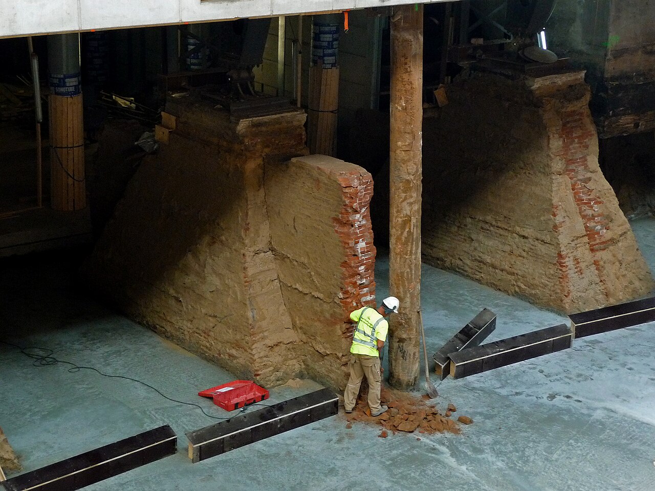 Example of old and new foundation construction